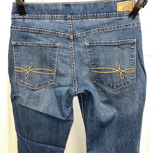 Levi's Women's Denizen (8) Pull-On Crop - Picture 10 of 16